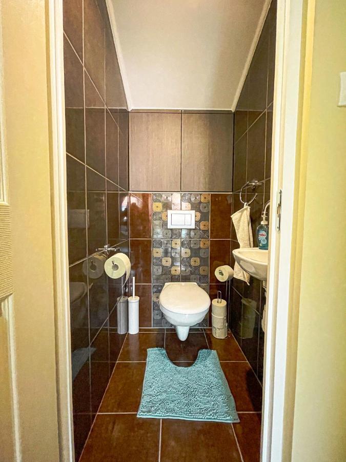 Pine&Chill2 Apartments Balatonalmádi エクステリア 写真